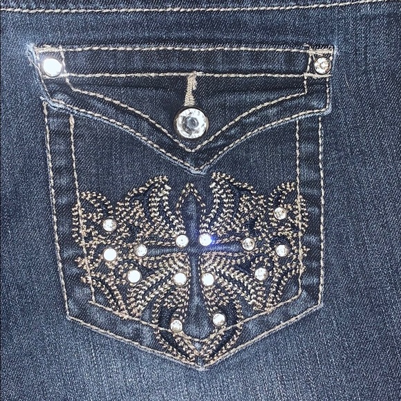 Capris - Picture 2 of 4